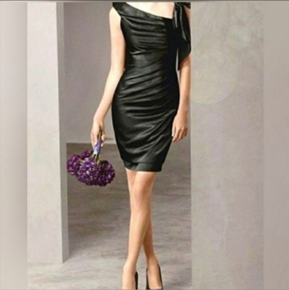 Vera Wang Dresses & Skirts - White by Vera Wang hammered satin bow dress 6 in smokey haze
